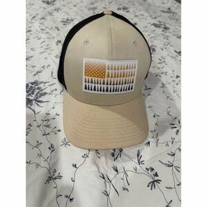 Columbia Unisex Mesh Tree Flag Trucker Cap Multicolor L Casual Hat